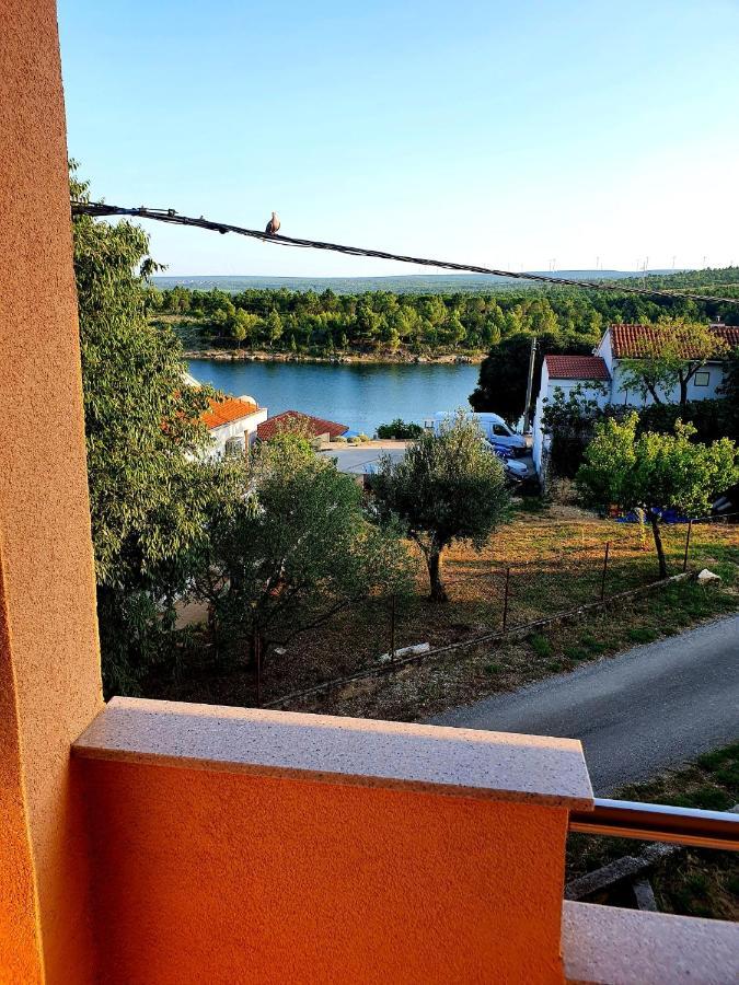 Apartmani Desnica Kruševo Εξωτερικό φωτογραφία